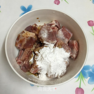 清蒸排骨的做法步骤：1