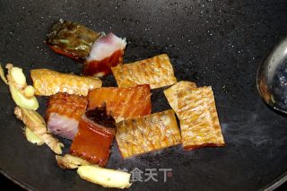 百事可乐烧湖南腊鱼的做法步骤：4