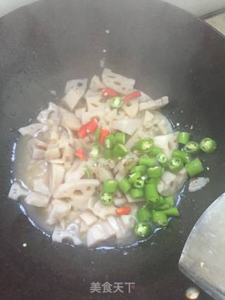 家常炒藕的做法步骤：5