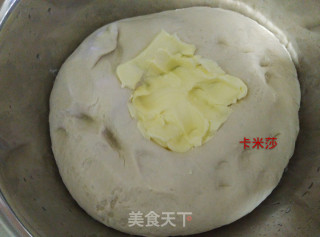 核桃葡萄干面包的做法步骤：2