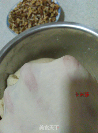 核桃葡萄干面包的做法步骤：4