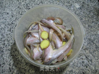 油炸鲫鱼的做法步骤：4