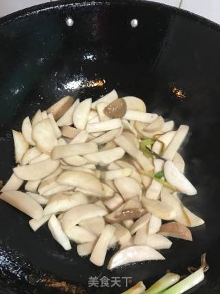杏鲍菇烧海参的做法步骤：8