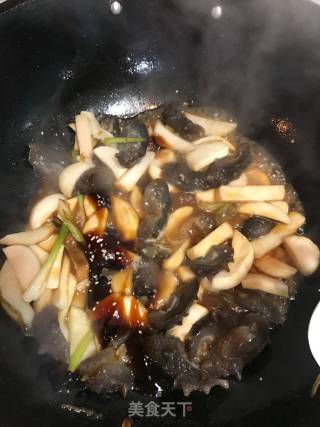 杏鲍菇烧海参的做法步骤：10