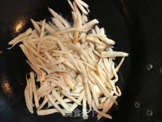 干煸手撕杏鲍菇的做法步骤：3