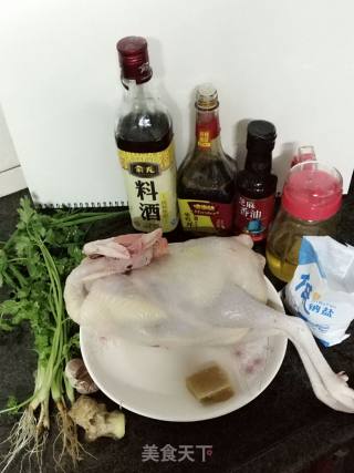 酱油鸡的做法步骤：1