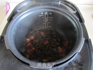 香菇梅干菜红烧肉的做法步骤：9