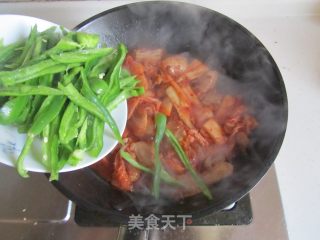 辣白菜炒五花肉的做法步骤：5