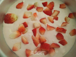 八寸免烤草莓慕斯的做法步骤：11