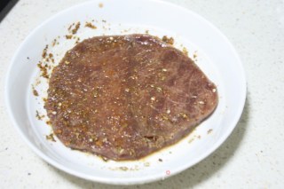 黑椒牛排的做法步骤：3