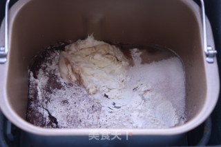 巧克力蔓越莓麻薯面包的做法步骤：2