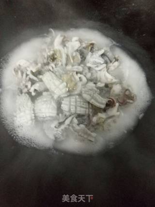 葱爆章鱼的做法步骤：3