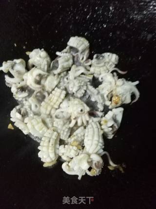 葱爆章鱼的做法步骤：6