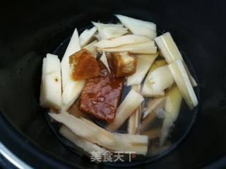 拔丝莲藕的做法步骤：2