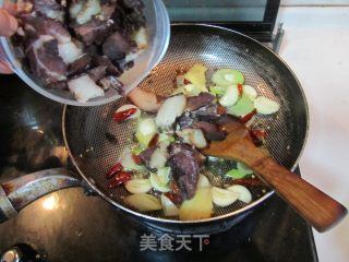 湘味腊肉荷兰豆的做法步骤：5