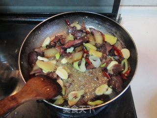 湘味腊肉荷兰豆的做法步骤：6