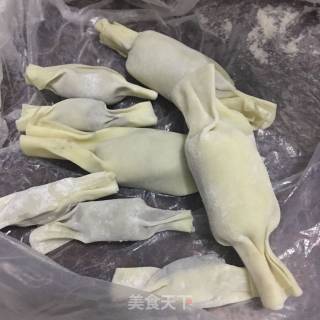 炸着吃的紫薯糖果的做法步骤：4