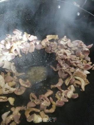 芹炒鸡胗的做法步骤：5