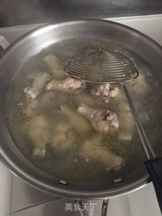 红烧小鸡腿的做法步骤：1