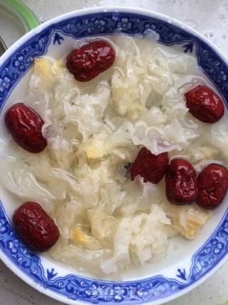 银耳雪梨汤的做法步骤：2