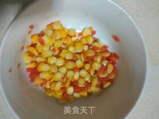 金枪鱼虾仁彩色饭团的做法步骤：6