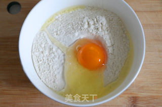 韭菜盒子的做法步骤：1