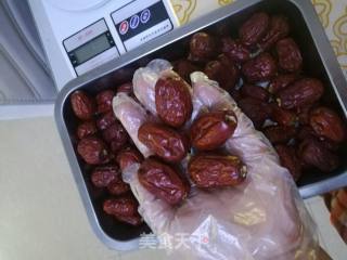 阿胶养生枣的做法步骤：1
