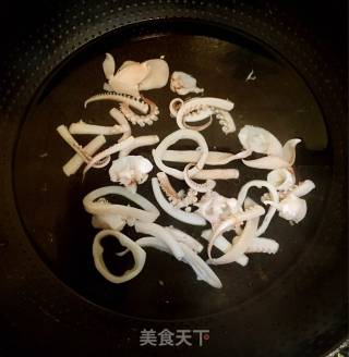 炒鱿鱼的做法步骤：4