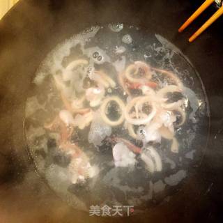 炒鱿鱼的做法步骤：5