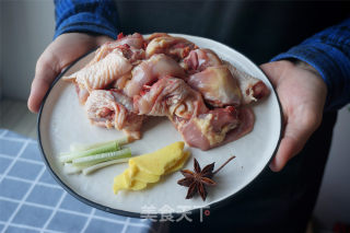 黄焖鸡的做法步骤：1