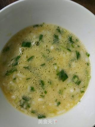 鸡蛋饭饼的做法步骤：1