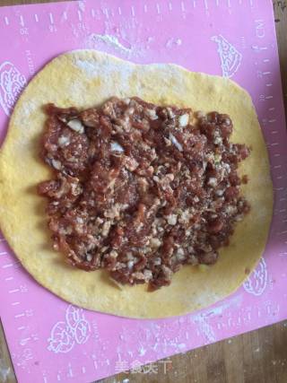 南瓜猪肉龙卷子的做法步骤：3