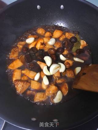 板栗烧鸡的做法步骤：6