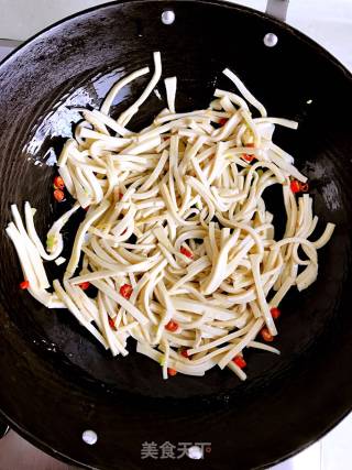 【四川】鱼香千叶豆腐丝的做法步骤：4