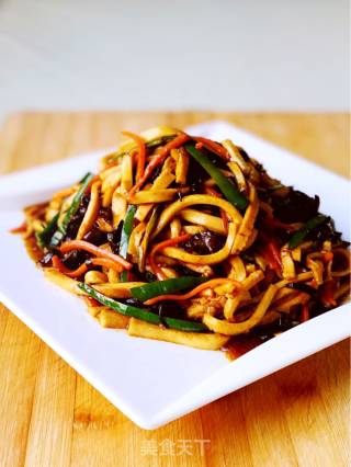 【四川】鱼香千叶豆腐丝的做法步骤：8