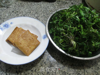 香干炒荠菜的做法步骤：1