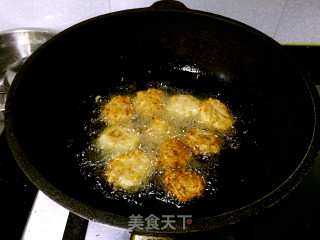酥香萝卜丸子的做法步骤：4