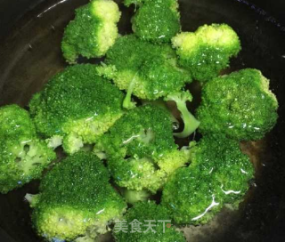 就在今天，你不只会紫菜包饭，蛋包饭宝宝吃了还喊着不够！的做法步骤：4