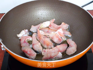 腊八豆焖鱼的做法步骤：3