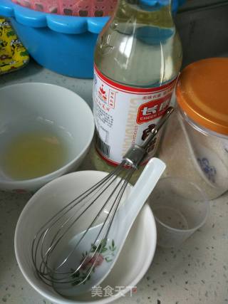 电饭煲做蛋糕的做法步骤：1