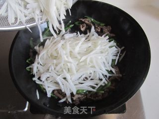 【湖北】牛肉青椒萝卜丝的做法步骤：7