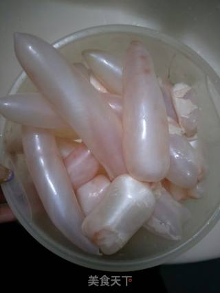 鱼胶大骨头虫草汤的做法步骤：1