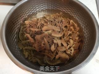 笋干肉团子的做法步骤：1