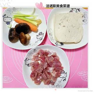 油豆腐蒸肉的做法步骤：1