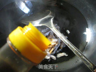 尖椒五花肉炒金针菇的做法步骤：3