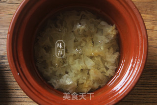 暖心暖胃的苹果银耳汤的做法步骤：3