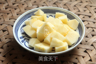 暖心暖胃的苹果银耳汤的做法步骤：4