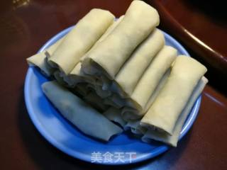 荠菜肉丝春卷的做法步骤：3
