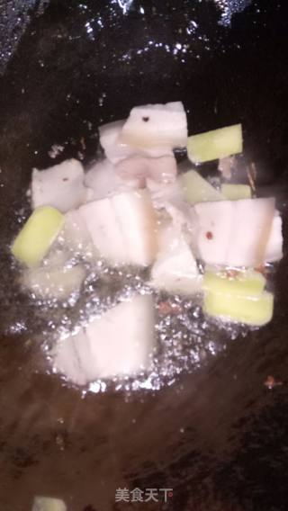 腐竹炒回锅肉的做法步骤：3
