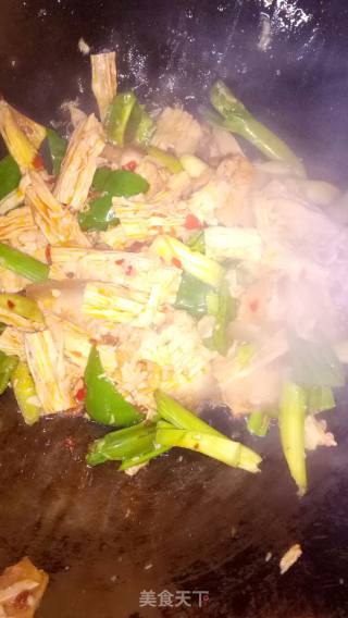 腐竹炒回锅肉的做法步骤：6